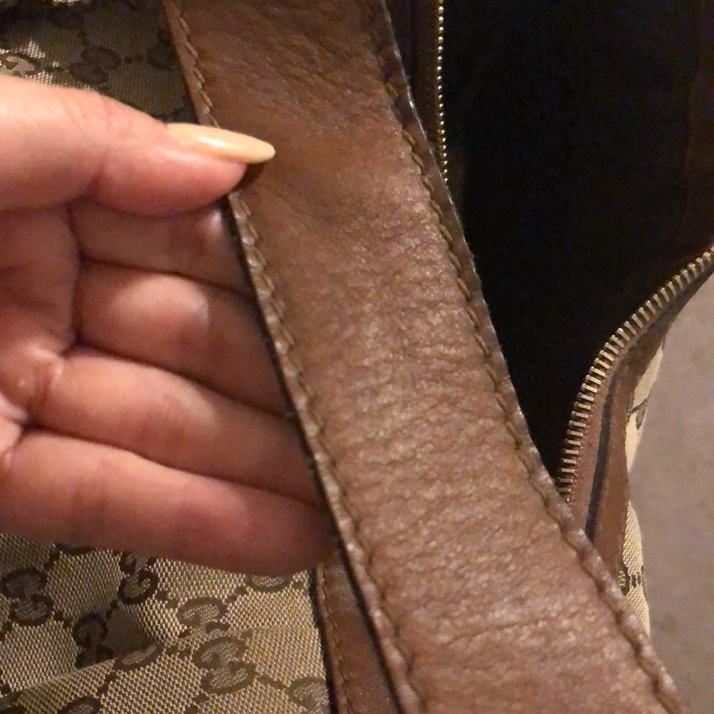 Authentic Gucci Purse - Picture 6 of 8